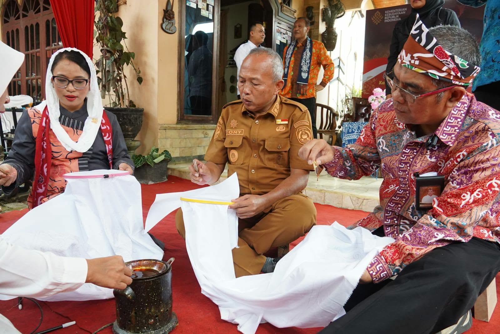 Destita Buka Internalisasi Kain Besurek, Pelestarian Warisan Budaya Diperluas