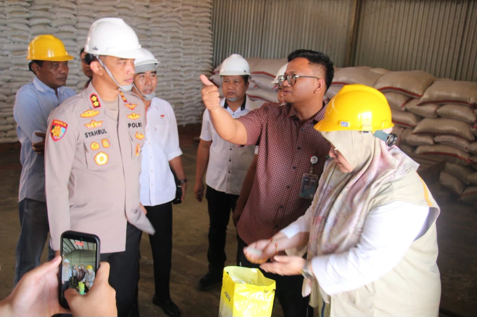 Kapolres Rejang Lebong Cek Gudang Bulog, Stok Pangan Jelang HUT RI Dipastikan Aman