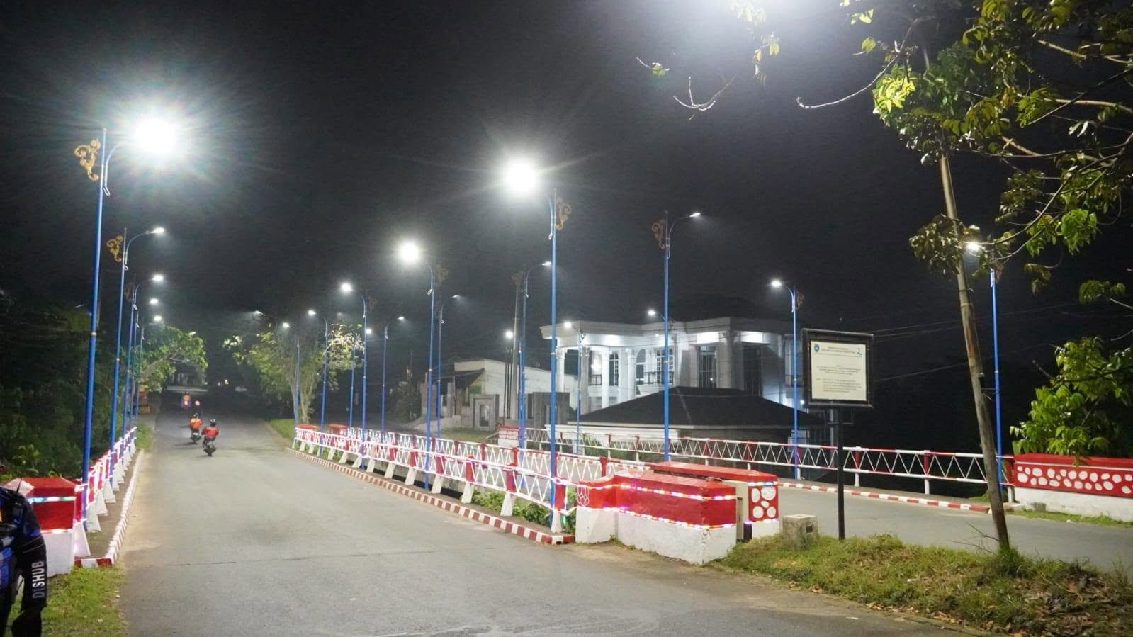 Dedy Resmikan Lampu Tiga Jembatan, Kabel Taman Tabot Justru Dicuri