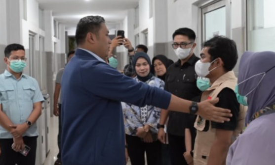 BGN Suspend SPPG Karangturi Usai 707 Orang Diduga Keracunan Makan Bergizi Gratis