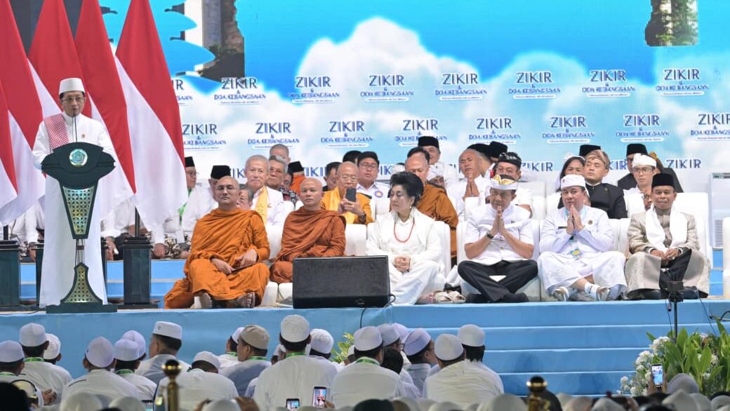 Zikir dan Doa Kebangsaan HUT Ke-81 RI Satukan Lintas Agama, Lebih dari 100 Ribu Jemaah Hadir