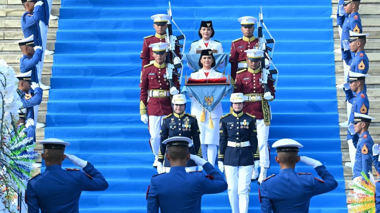 Kirab Merah Putih Menuju Istana, Paskibraka Indonesia Berdaulat Siap Bertugas