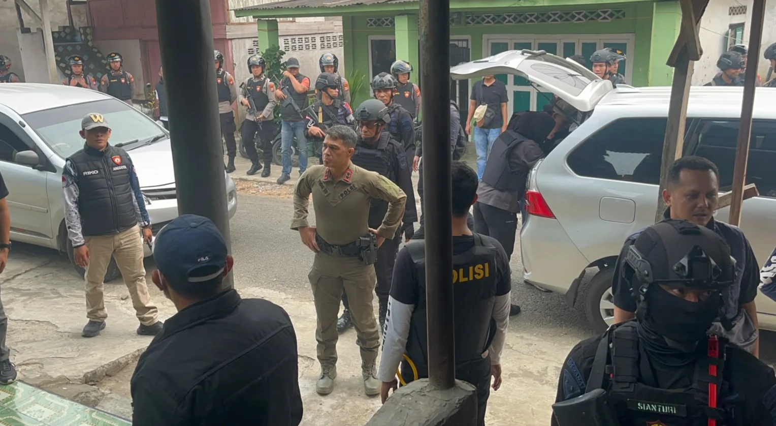 Kapolda Bengkulu Pimpin Penggerebekan Diduga Sarang Narkoba di Rejang Lebong