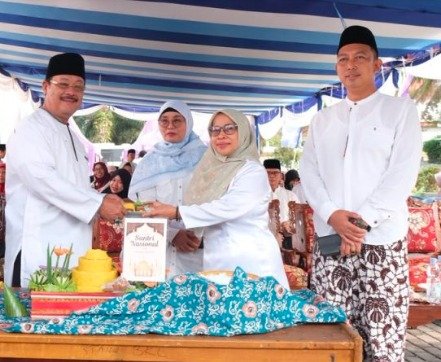 Syariah Expo dan Pawai Hari Santri Meriah