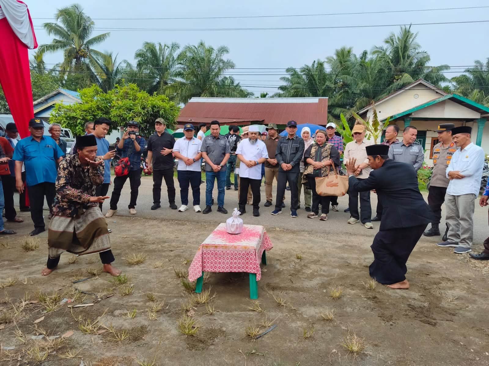 Rekonstruksi Jalan Padang Serai–Pasar Seluma Dimulai, Helmi Hasan Soroti Dampak Ekonomi